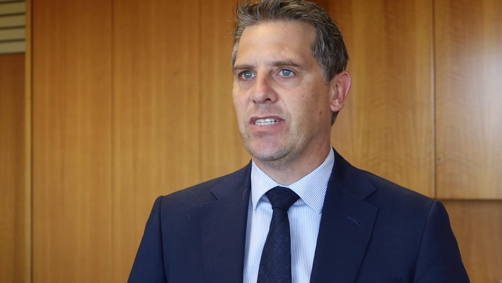 Minister rejects Coalition proposal on Calvary Mater contract dispute